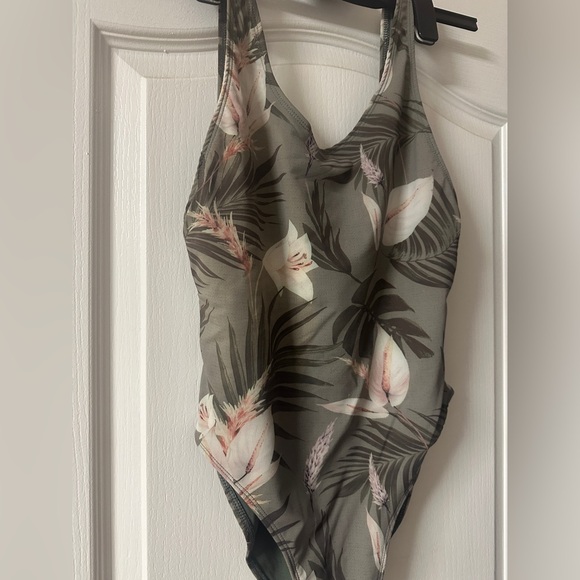 TEAMLTD FLORAL BATHING SUIT GREEN - Picture 6 of 6